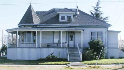 bluehousebytheshore.jpg